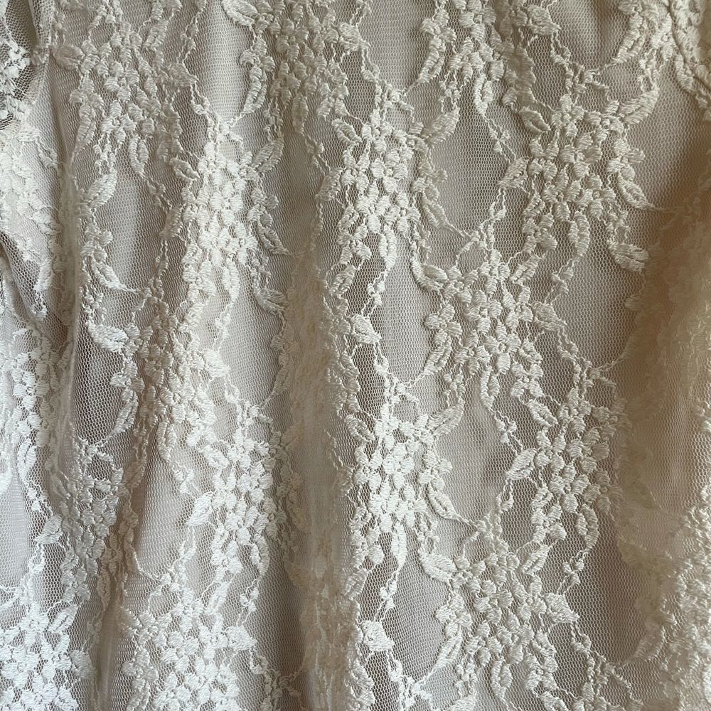 Show Me Your MuMu Lace Top - Picture 14 of 14